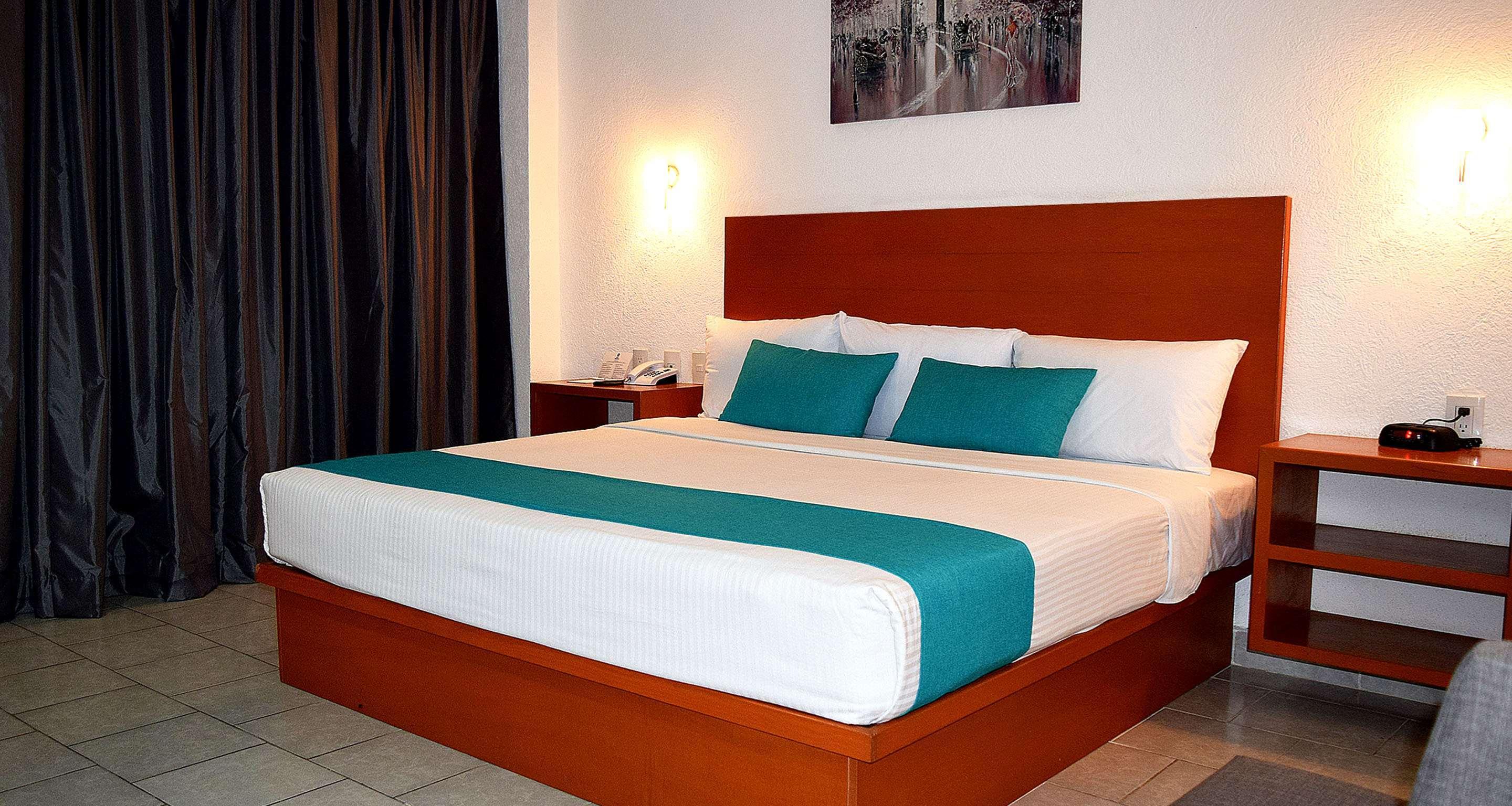 Western Global Express Hotel 3*